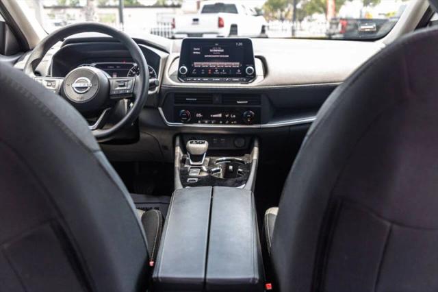 2024 Nissan Rogue SV FWD