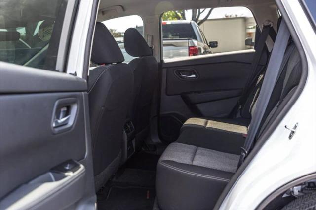 2024 Nissan Rogue SV FWD