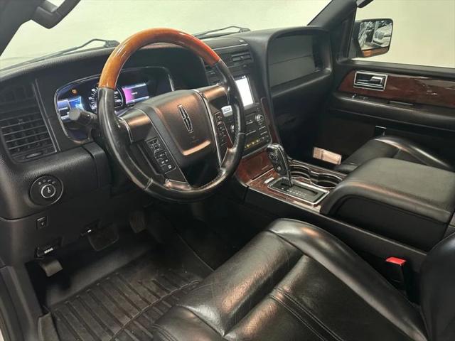 2017 Lincoln Navigator Select