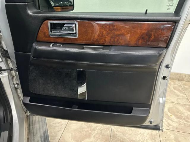 2017 Lincoln Navigator Select