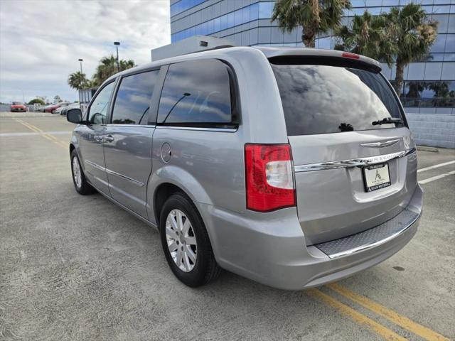 2015 Chrysler Town & Country Touring
