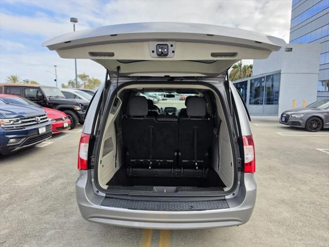 2015 Chrysler Town & Country Touring
