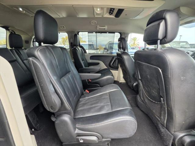 2015 Chrysler Town & Country Touring