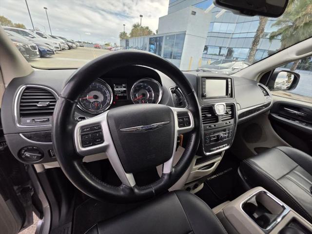 2015 Chrysler Town & Country Touring