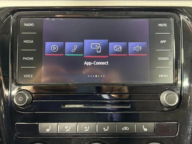 2022 Volkswagen Passat 2.0T SE
