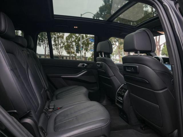 2022 BMW X7 M50i