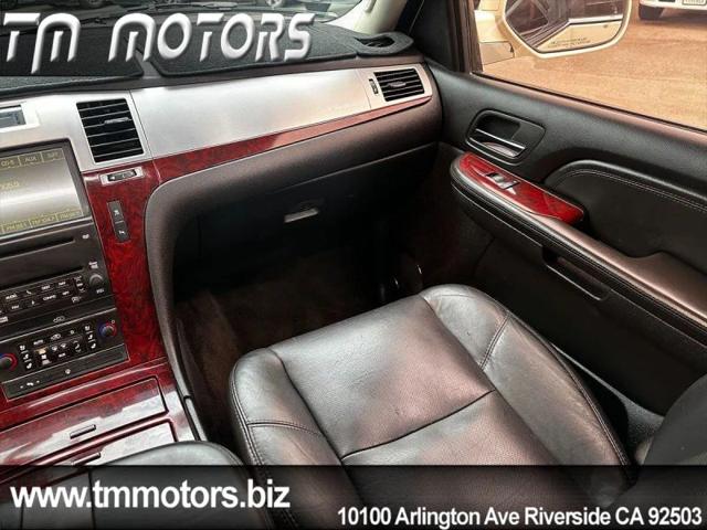 2007 Cadillac Escalade Standard
