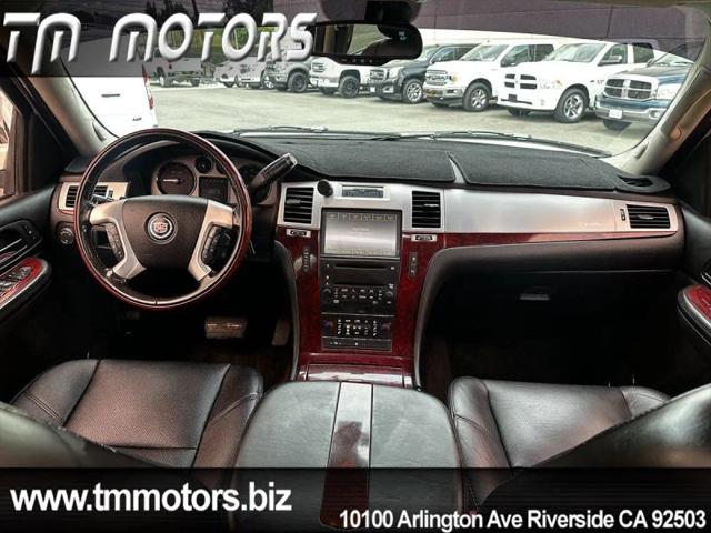 2007 Cadillac Escalade Standard