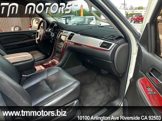 2007 Cadillac Escalade Standard