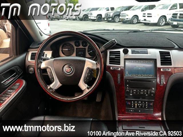 2007 Cadillac Escalade Standard