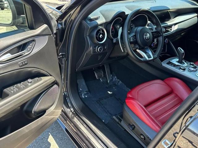 2023 Alfa Romeo Stelvio Veloce AWD