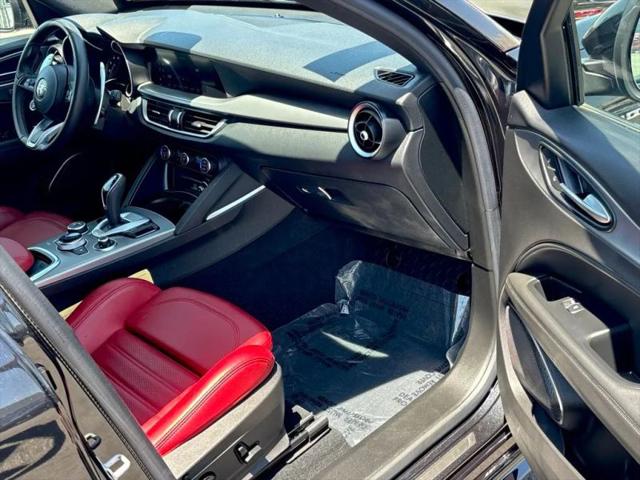 2023 Alfa Romeo Stelvio Veloce AWD