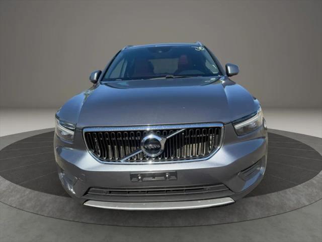 2019 Volvo XC40 T5 Momentum