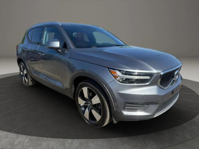 2019 Volvo XC40 T5 Momentum