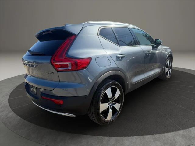 2019 Volvo XC40 T5 Momentum
