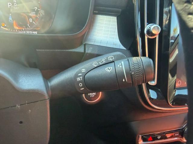 2019 Volvo XC40 T5 Momentum