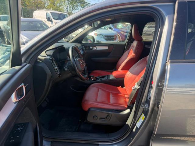 2019 Volvo XC40 T5 Momentum