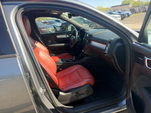2019 Volvo XC40 T5 Momentum