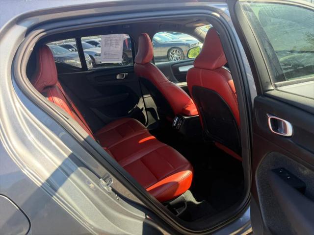 2019 Volvo XC40 T5 Momentum