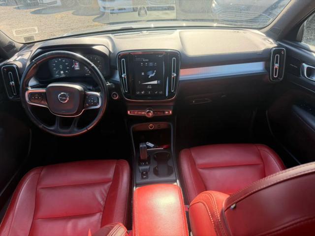 2019 Volvo XC40 T5 Momentum