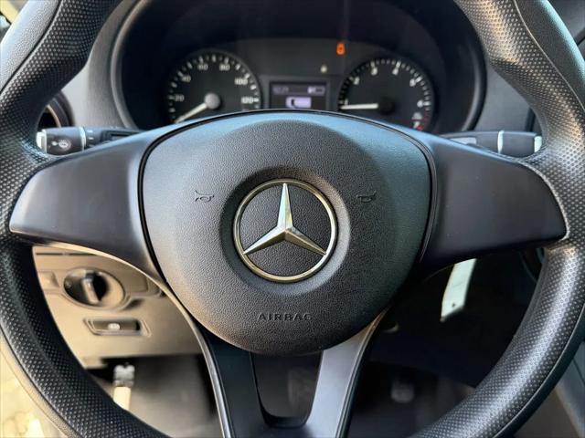 2016 Mercedes-Benz Metris Standard