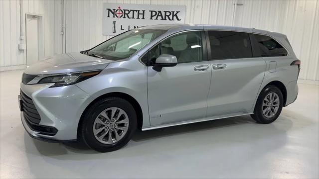 2021 Toyota Sienna LE
