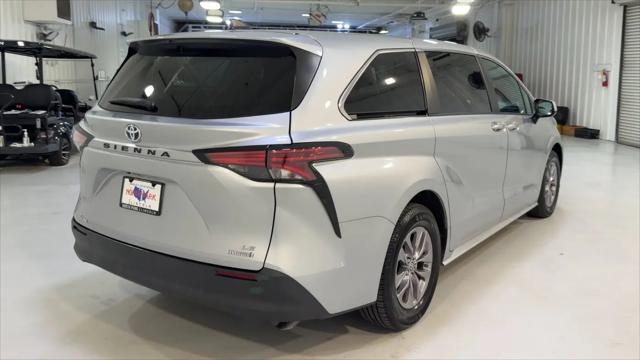 2021 Toyota Sienna LE