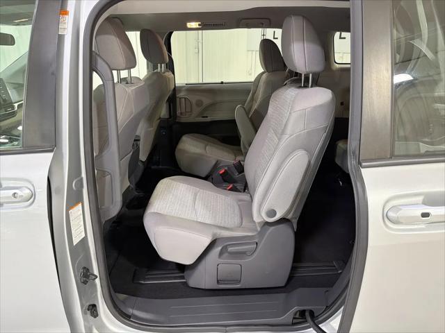 2021 Toyota Sienna LE