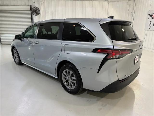 2021 Toyota Sienna LE