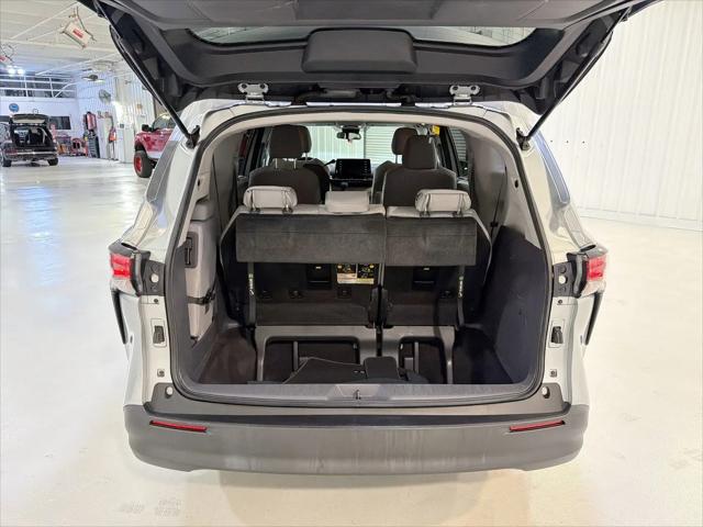 2021 Toyota Sienna LE