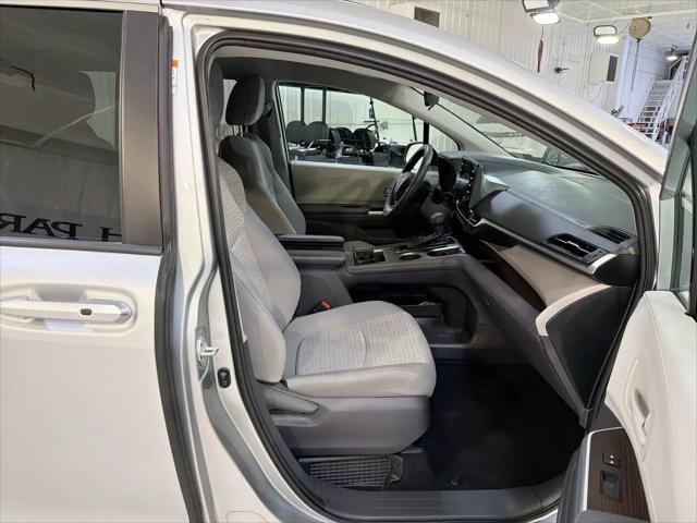 2021 Toyota Sienna LE