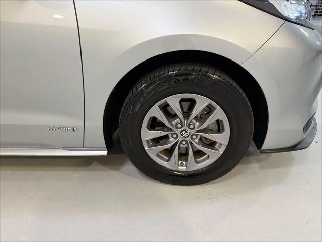 2021 Toyota Sienna LE