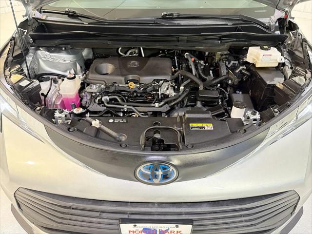 2021 Toyota Sienna LE