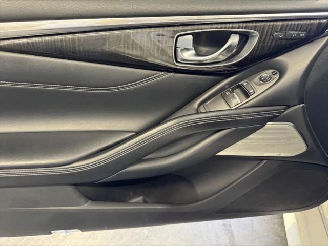 2020 INFINITI Q60 LUXE