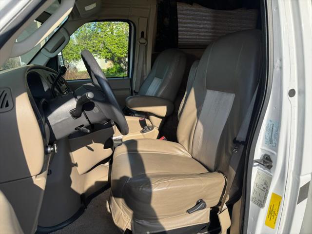 2008 Ford E-450 Cutaway XLT