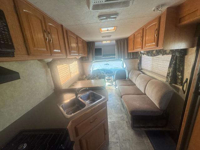 2008 Ford E-450 Cutaway XLT