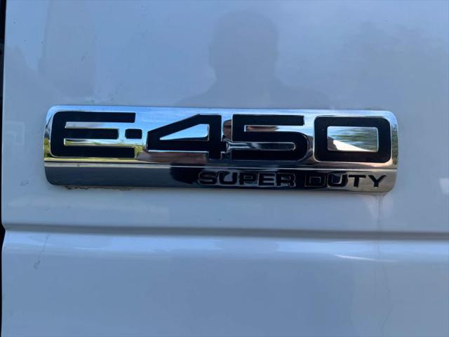 2008 Ford E-450 Cutaway XLT