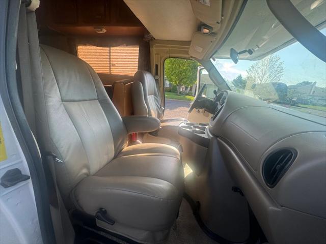 2008 Ford E-450 Cutaway XLT