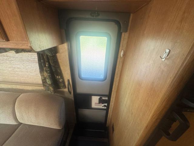 2008 Ford E-450 Cutaway XLT