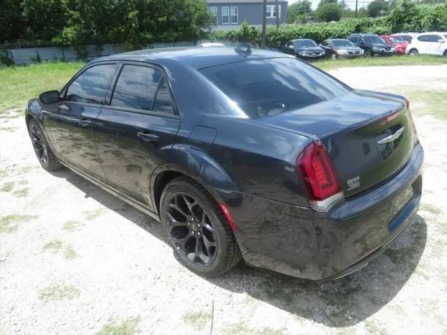 2019 Chrysler 300 Touring