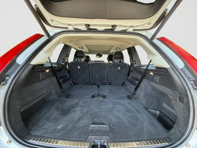 2018 Volvo XC90 T6 Momentum