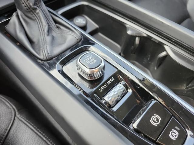2020 Volvo XC60 T5 Momentum
