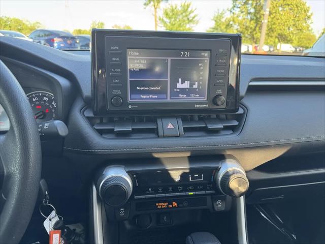 2022 Toyota RAV4 LE