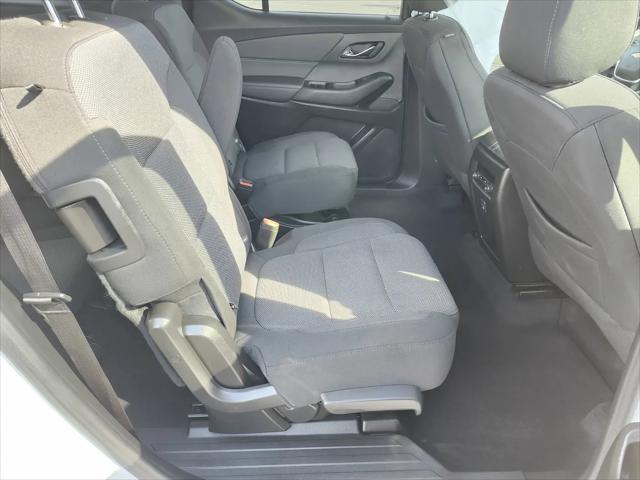 2023 Chevrolet Traverse AWD LT Cloth