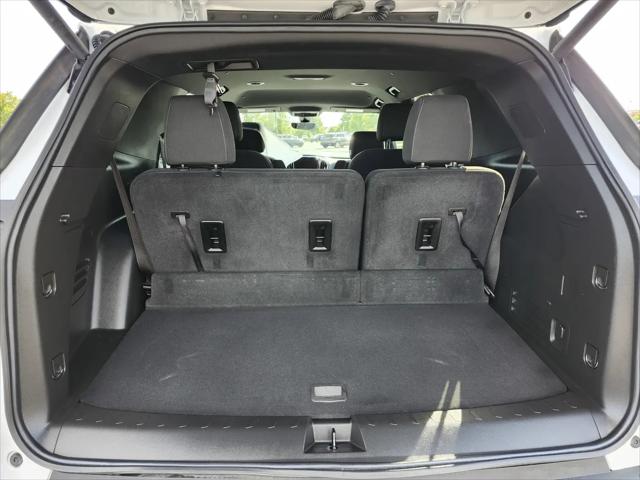 2023 Chevrolet Traverse AWD LT Cloth