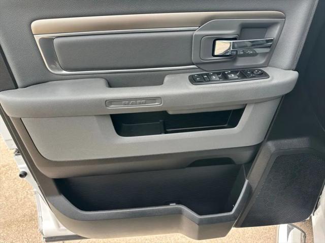 2017 Ram 1500 Lone Star Crew Cab 4x4 5'7" Box