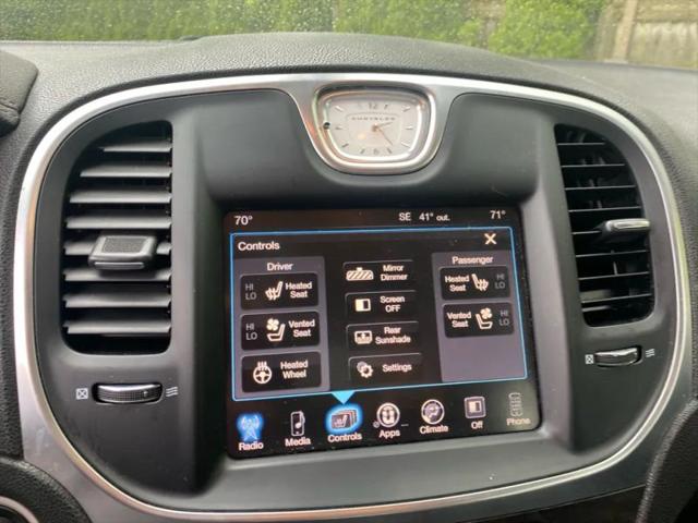2016 Chrysler 300 AWD