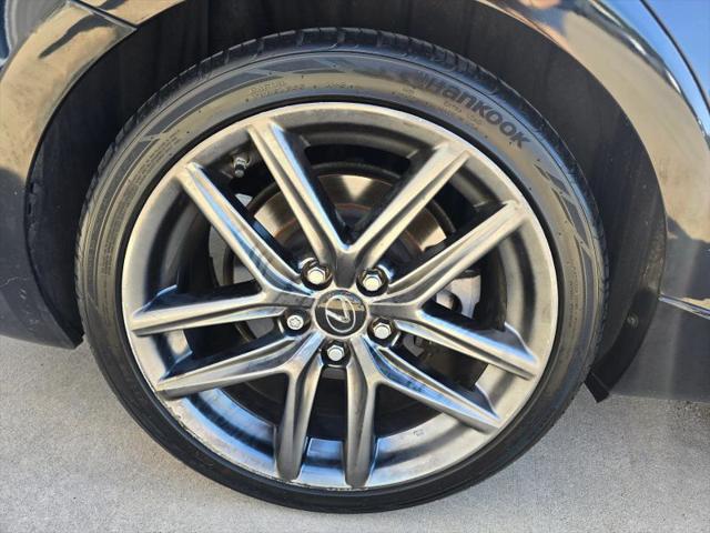 2017 Lexus IS 200t 200t