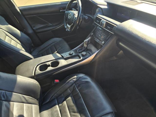 2017 Lexus IS 200t 200t