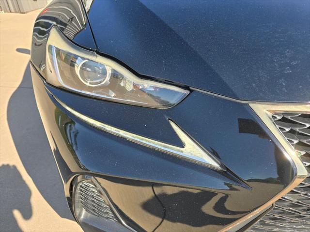 2017 Lexus IS 200t 200t